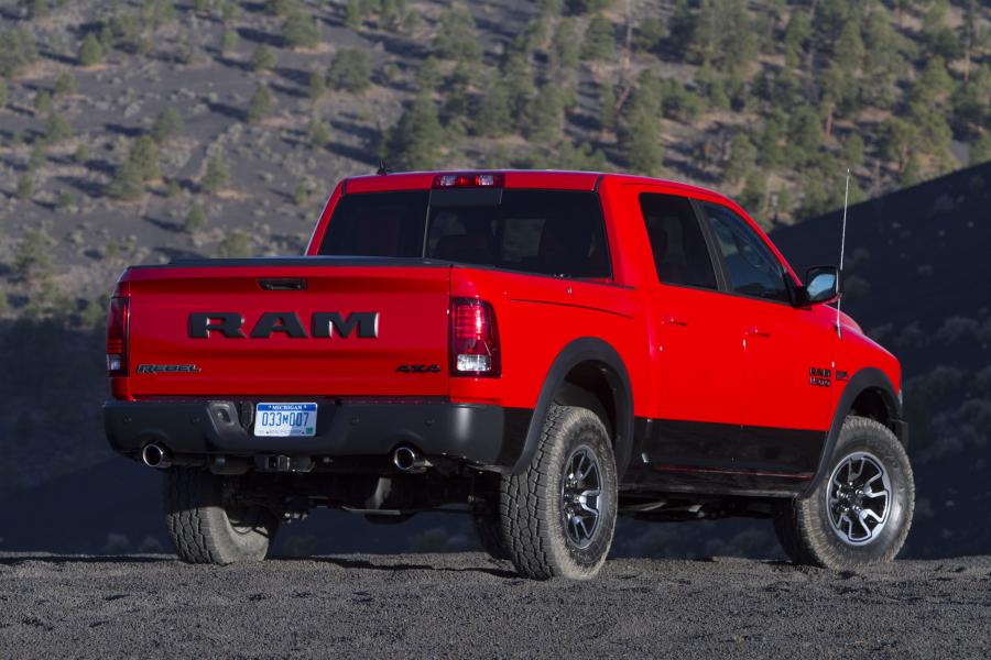 Dodge Ram 1500 Rebel 2015 года  (фото 51 из 54)